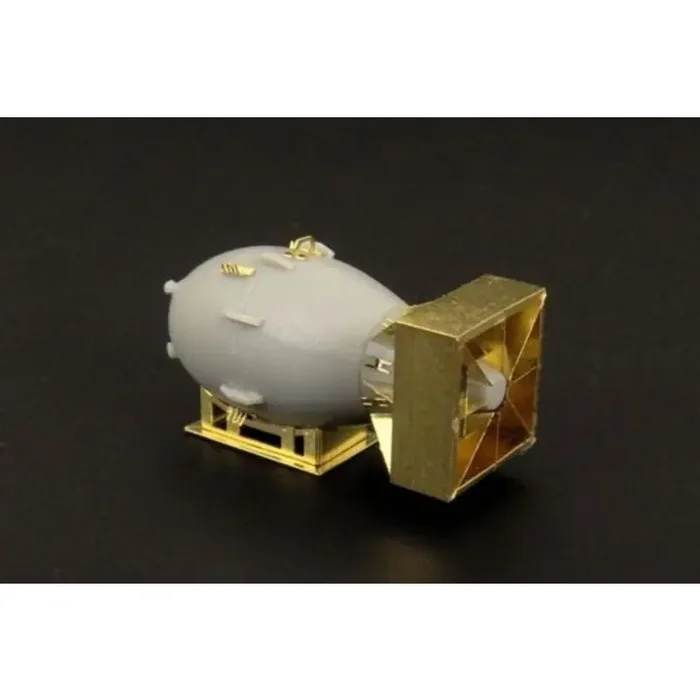 Accesorio Fat Man – A bomb. PE and resin (designed to be used with Academy and Fujimi kits)